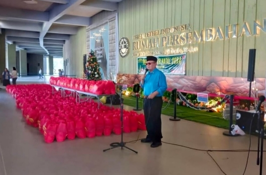 1.000 Paket Natal Bagi Guru dan Pekerja di MPKW Sumut, RE Nainggolan: Wujud Cinta Kasih