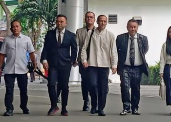 Ali Nurdin dan Hotman Paris Dampingi Nadiem Penuhi Panggilan Kejagung