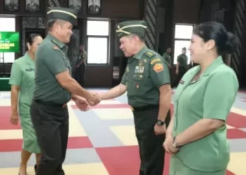 Resmi Rafael Granada Baay Sandang Jenderal Bintang Tiga