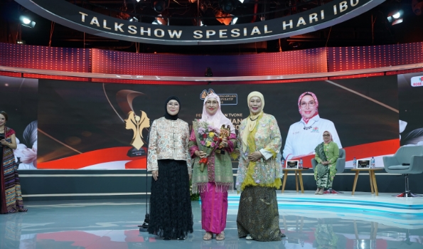 Diana Dewi Dinobatkan Sebagai Tokoh Perempuan Penggerak Ekonomi & UMKM