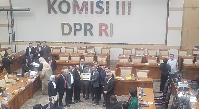 RDPU Komisi III DPR, PERADI: Cabut SKMA 73, Bukan Revisi UU Advokat