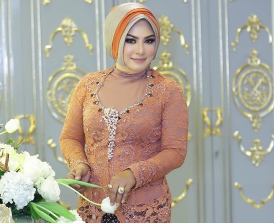Susi Andrianis Dukung Modernisasi Kebaya Agar Diminati Generasi Muda