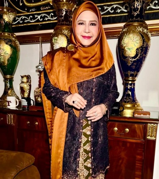 Arimbi Soeharto: Lestarikan Kebaya Melalui Modernisasi dan Tren Kekinian