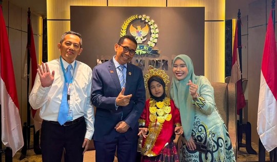 Kamrussamad puji perjuangan Citra Nur Ramadhani Siswi Sekolah Rakyat