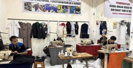 Bakat Terasah di Lapas, Kini Fajar Buka Konveksi Rumahan